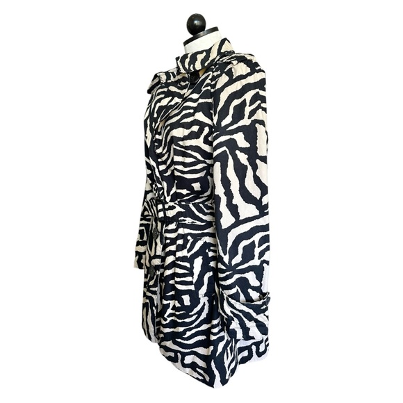 Dennis Basso Zebra Print Trench Coat Jacket Button Front Buckle Belt Size Medium - Picture 7 of 13